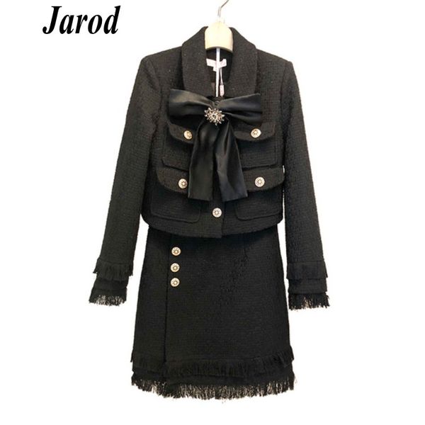 2018 winter white tweed wool blends 2 piece set women autumn diamonds bow short jacket coat+tassels pencil skirt set
2018 winter white tweed wool blends 2 piece set women autumn diamonds bow short jacket coat+tassels pencil skirt set