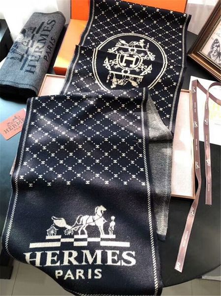 Cachecóis pinkword6618 
Cachecóis pinkword6618