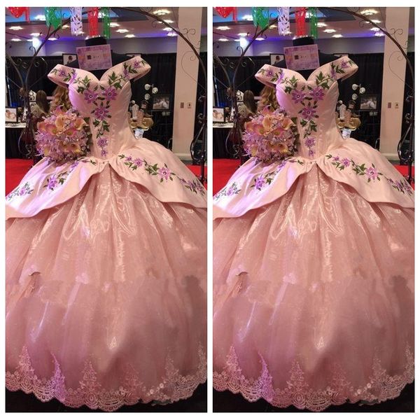 2021 beautiful pink lace appliques quinceanera dresses embroidery masquerade gowns off shoulder fashion special occasion prom gowns, Blue;red
2021 beautiful pink lace appliques quinceanera dresses embroidery masquerade gowns off shoulder fashion special occasion prom gowns, Blue;red