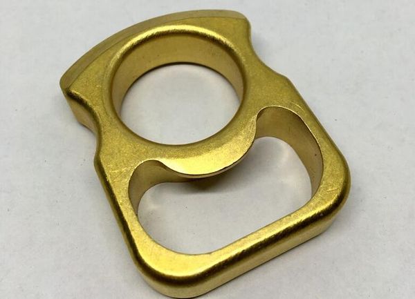 brand new copper opener brass keychain knuckles fist fighting power outdoor self-defense supplies copper pendant edc ing
brand new copper opener brass keychain knuckles fist fighting power outdoor self-defense supplies copper pendant edc ing