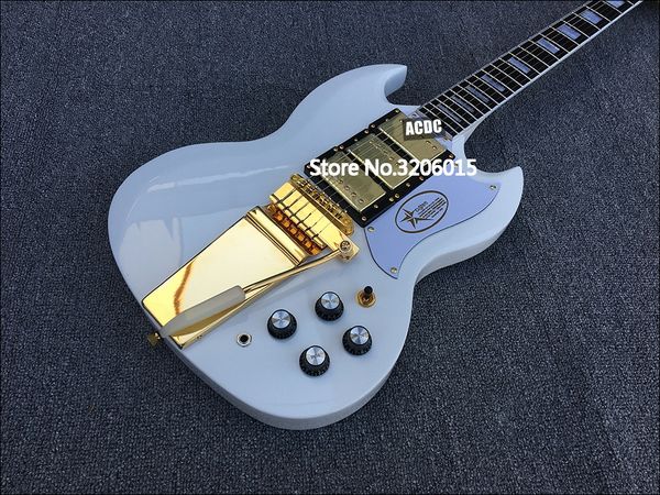 Редкое золотое оборудование Jimi Hendrix White SG Электрогитара Длинная версия Maestro Vibrola Tremolo Задняя часть с логотипом Harpe, 3 хамбакера
Редкое золотое оборудование Jimi Hendrix White SG Электрогитара Длинная версия Maestro Vibrola Tremolo Задняя часть с логотипом Harpe, 3 хамбакера
