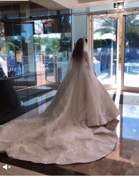 luxury crystal wedding dress beaded lace appliques ball gown sheer jewel neck bridal gowns chapel train, White
luxury crystal wedding dress beaded lace appliques ball gown sheer jewel neck bridal gowns chapel train, White