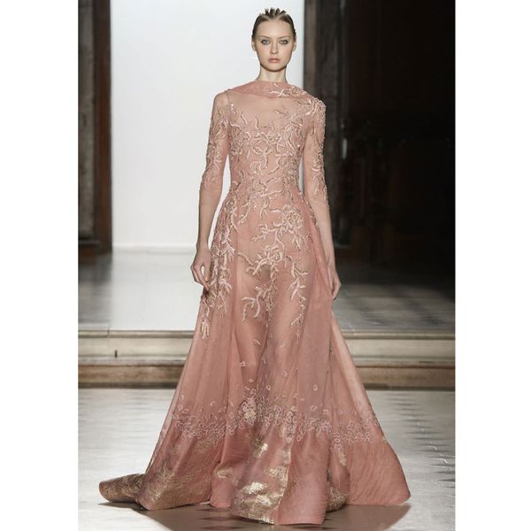 fashion embroidery lace evening dresses beaded bateau neck long sleeves sequined prom gowns a line sweep train plus size formal dress, Black;red
fashion embroidery lace evening dresses beaded bateau neck long sleeves sequined prom gowns a line sweep train plus size formal dress, Black;red