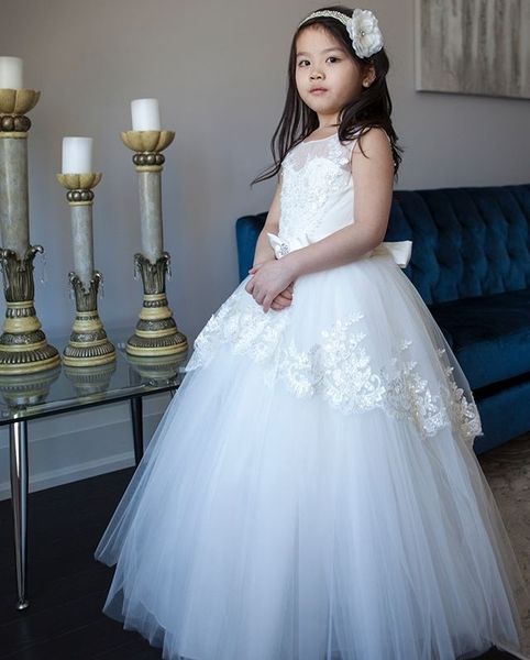 ivory flower girls dresses long scoop ball gown wedding party dresses lace appliques with beaded vestidos de fiesta largos elegantes de gala, White;blue
ivory flower girls dresses long scoop ball gown wedding party dresses lace appliques with beaded vestidos de fiesta largos elegantes de gala, White;blue