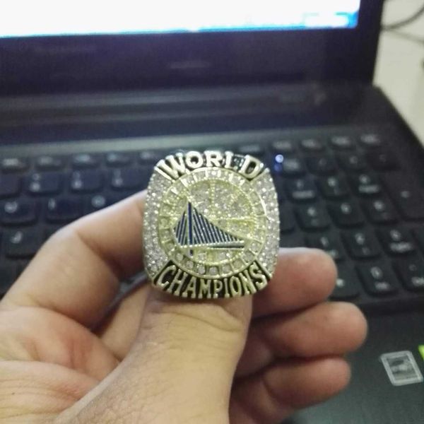 Men fashion sports collection jewelry 2017 Cu rr y championship ring fans souvenir gift
Men fashion sports collection jewelry 2017 Cu rr y championship ring fans souvenir gift