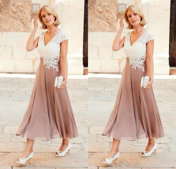 tea length short chiffon a-line mother of the bride dresses custom made v neck white lace applique mother's dress plus size, Black;red
tea length short chiffon a-line mother of the bride dresses custom made v neck white lace applique mother's dress plus size, Black;red