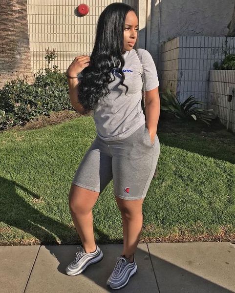 Women fa hion print track uit women port uit et two piece et ummer women outfit track uit port wear 
Women fa hion print track uit women port uit et two piece et ummer women outfit track uit port wear