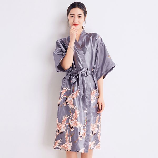 classic printed women satin home wear nightgown kimono bathrobe gowns sexy rayon bride wedding robe gray sleepwear pajamas, Black;red
classic printed women satin home wear nightgown kimono bathrobe gowns sexy rayon bride wedding robe gray sleepwear pajamas, Black;red