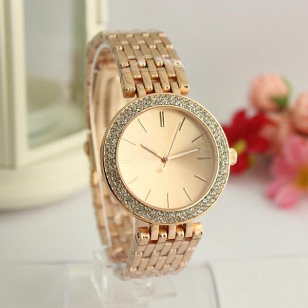 Ultra thin rose gold woman diamond flower watches 2017 brand luxury nurse ladies dresses female Folding buckle wristwatch gifts for girls
Ultra thin rose gold woman diamond flower watches 2017 brand luxury nurse ladies dresses female Folding buckle wristwatch gifts for girls