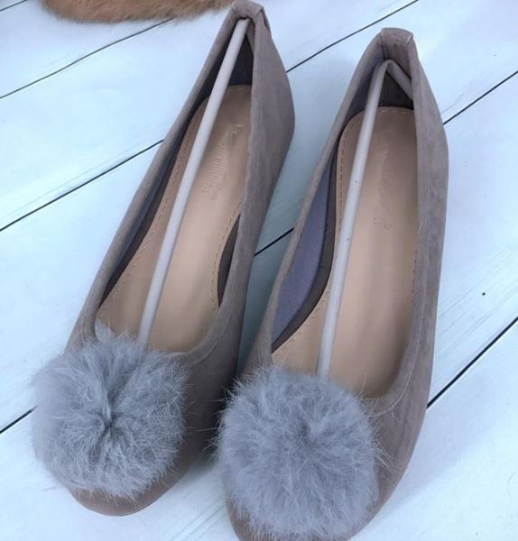 send 2018 spring and autumn new style hair ball round head flat bottom shallow mouth women's single shoes, Black
send 2018 spring and autumn new style hair ball round head flat bottom shallow mouth women's single shoes, Black
