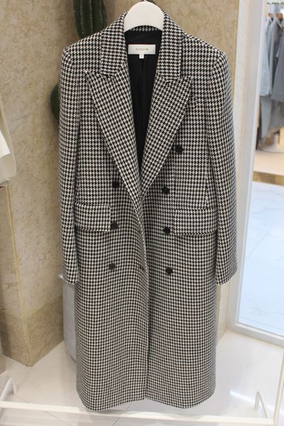 2018 winter new arrival women plaid woolen turn-down collar long sleeve double breasted pockets medium long coat outwear blends, Black;brown
2018 winter new arrival women plaid woolen turn-down collar long sleeve double breasted pockets medium long coat outwear blends, Black;brown