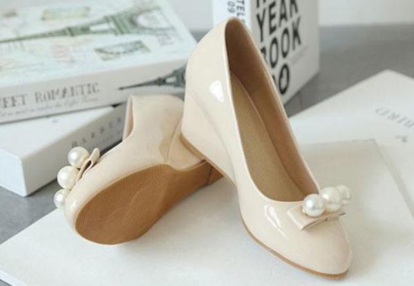 women's shoes in spring and autumn slope heel round head shallow mouth, Black
women's shoes in spring and autumn slope heel round head shallow mouth, Black