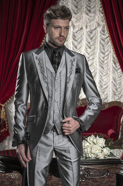 one button embroider groomsmen peak lapel groom tuxedos men suits wedding/prom/dinner man blazer(jacket+pants+tie+vest), Black;gray
one button embroider groomsmen peak lapel groom tuxedos men suits wedding/prom/dinner man blazer(jacket+pants+tie+vest), Black;gray