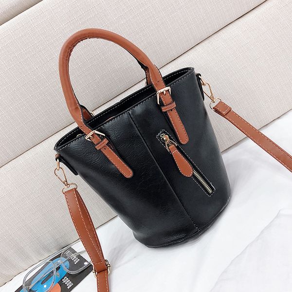 new retro shoulder drawstring bags women messenger bucket wide strap bags bolsa feminina black color guangyuan /9
new retro shoulder drawstring bags women messenger bucket wide strap bags bolsa feminina black color guangyuan /9