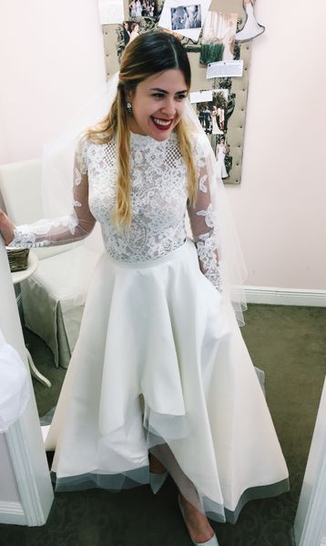 simple ivory lace hi low designer a line wedding dresses jewel illusion country garden bridal gown floral petite long sleeve bohemian, White
simple ivory lace hi low designer a line wedding dresses jewel illusion country garden bridal gown floral petite long sleeve bohemian, White