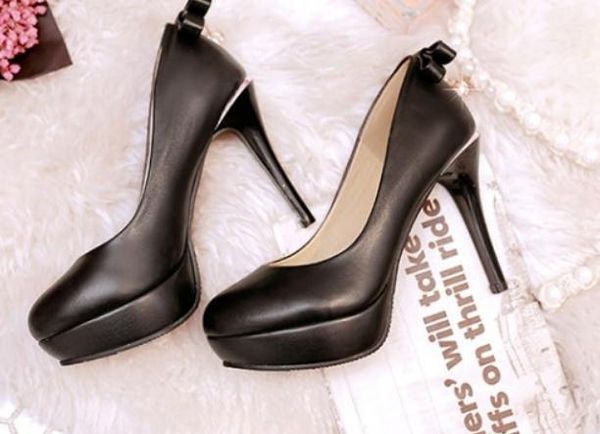 send 2018 spring and autumn new style water drill bowknot fine heel high heel round head waterproof table princess women's shoes, Black
send 2018 spring and autumn new style water drill bowknot fine heel high heel round head waterproof table princess women's shoes, Black