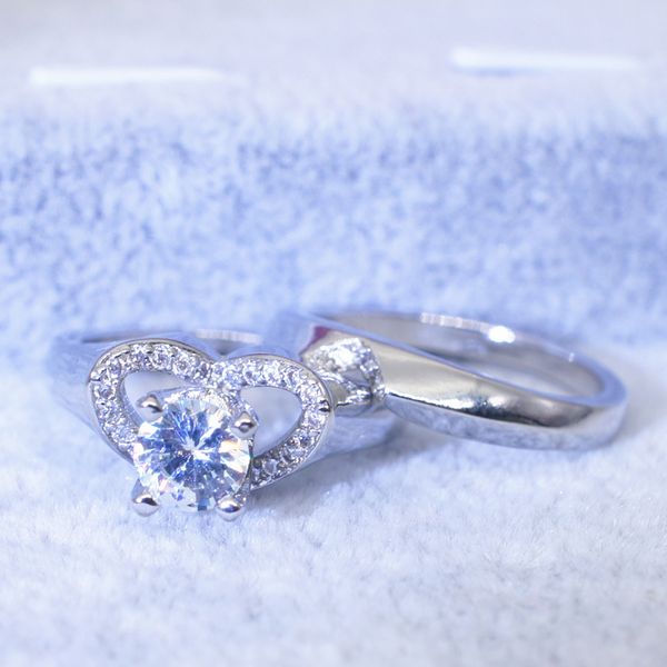 a pair of new creative heart-shaped simulation diamond ring female european and american fashion couple engagement ring, Silver
a pair of new creative heart-shaped simulation diamond ring female european and american fashion couple engagement ring, Silver