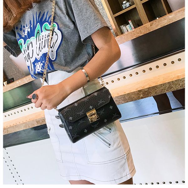 новые женские замки на цепочке с принтом на плечо сумки lady fashion crossbody кошельки женские случайные вечерние черный / розовый / коричн
новые женские замки на цепочке с принтом на плечо сумки lady fashion crossbody кошельки женские случайные вечерние черный / розовый / коричн