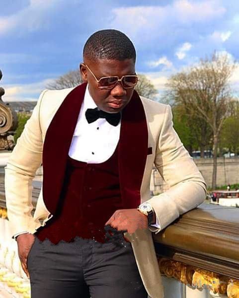 one button beige groom tuxedos shawl lapel groomsmen man suits mens wedding suits (jacket+pants+vest+tie) 429, Black;gray
one button beige groom tuxedos shawl lapel groomsmen man suits mens wedding suits (jacket+pants+vest+tie) 429, Black;gray