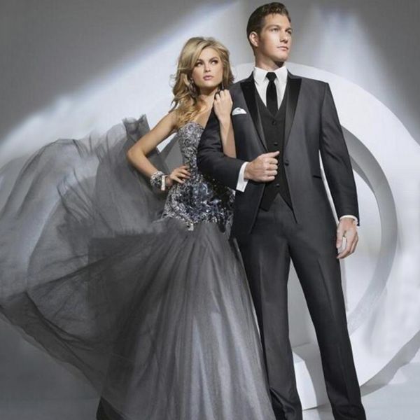 grey wedding tuxedo groom suits slim fit groomsmen blazer 3 pieces jacket pants black vest handsome terno masculino men's classic suit, Black;gray
grey wedding tuxedo groom suits slim fit groomsmen blazer 3 pieces jacket pants black vest handsome terno masculino men's classic suit, Black;gray