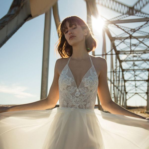 illusion beach wedding dresses halter v neck bohemian backless bridal gowns a line organza boho sequined vestido de novia, White
illusion beach wedding dresses halter v neck bohemian backless bridal gowns a line organza boho sequined vestido de novia, White