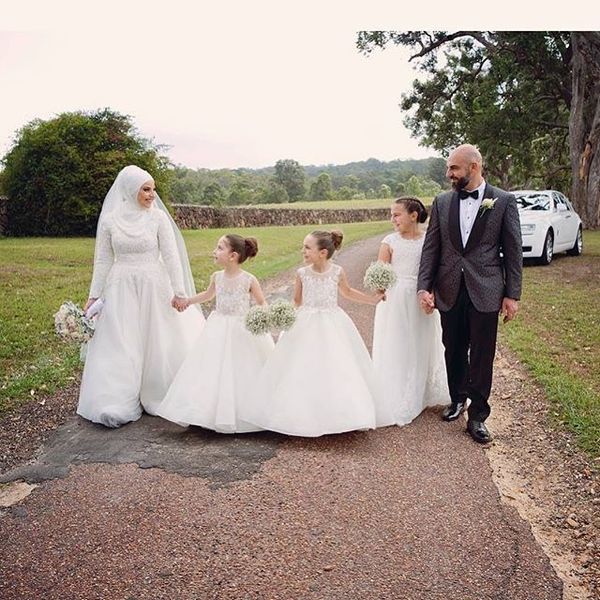 2019 muslim cute white flower grils dresses jewel neck lace puffy ball gown first communion dresses girls pageant gown custom made, White;blue
2019 muslim cute white flower grils dresses jewel neck lace puffy ball gown first communion dresses girls pageant gown custom made, White;blue
