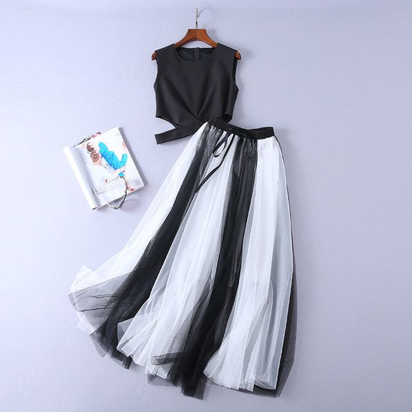 2018 designer runway suit set women's sleeveless tank gauze skirt set, White
2018 designer runway suit set women's sleeveless tank gauze skirt set, White