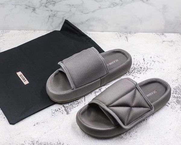 exclusive shipment in all three colors,original kanye west season 6 fashion slippers bread slippers sandal with box size:35-47, Black
exclusive shipment in all three colors,original kanye west season 6 fashion slippers bread slippers sandal with box size:35-47, Black