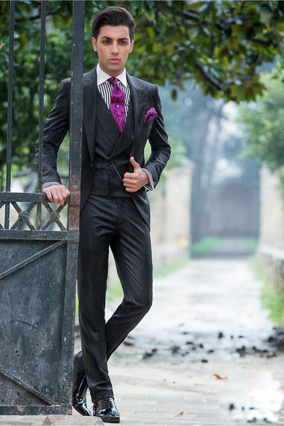 2019 stylish fitted men suits dark gray three-piece (blazer+pant+vest) one button tuxedos turkey style wedding adults clothing set, Black;gray
2019 stylish fitted men suits dark gray three-piece (blazer+pant+vest) one button tuxedos turkey style wedding adults clothing set, Black;gray