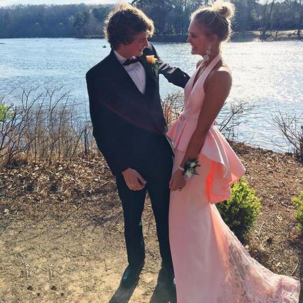 pink halter backeless v neck mermaid prom dress with lace train long evening gown dress party evening, Black
pink halter backeless v neck mermaid prom dress with lace train long evening gown dress party evening, Black