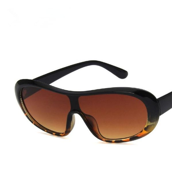 korean women & men personality conjoined linse sunglasses oval sun glasses eyeglasses anti-uv spectacles a++ sun glasses, White;black 
korean women & men personality conjoined linse sunglasses oval sun glasses eyeglasses anti-uv spectacles a++ sun glasses, White;black