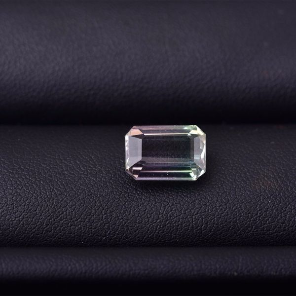 4.8ct transparent tourmaline rectangle 11.8 * 8.3 * 5.3 excellent quality bare stone gemstone, Black
4.8ct transparent tourmaline rectangle 11.8 * 8.3 * 5.3 excellent quality bare stone gemstone, Black