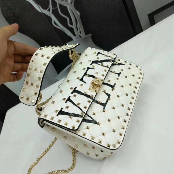 Fashion colorful full stud rolling Rivet cross body shoulder bag women Flaps Chain Bags red handbag purse crossboy bags handbags
Fashion colorful full stud rolling Rivet cross body shoulder bag women Flaps Chain Bags red handbag purse crossboy bags handbags