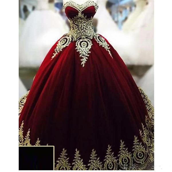 Vestido Longo De Festa Sweetheart Burgundy Ball Gown Prom Dresses 2018 With Gold Lace Appliques Evening Gowns Quinceanera Dresses Party Wear