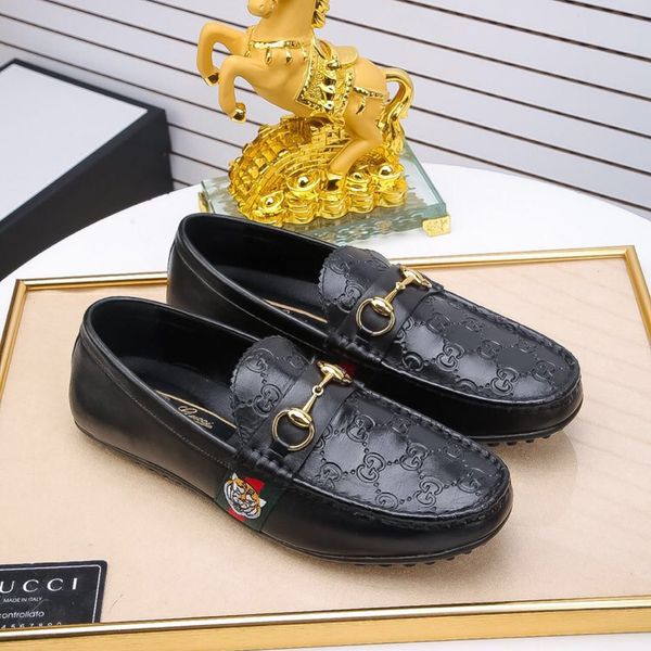 brand superstar fashion men casual shoes footwear male platform shoes mens shoes sales genuine leather flats, Black;red
brand superstar fashion men casual shoes footwear male platform shoes mens shoes sales genuine leather flats, Black;red