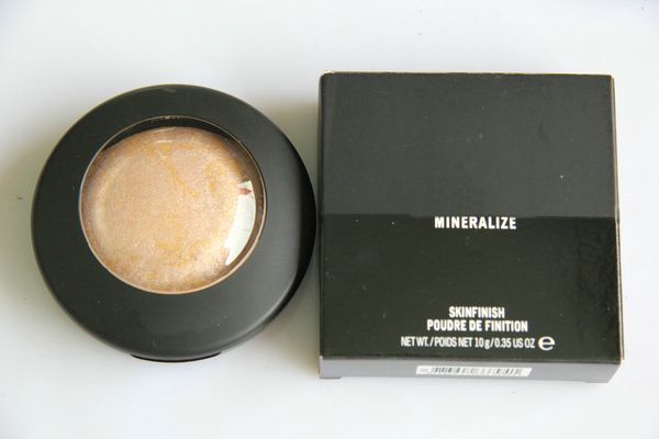Новый макияж минерализирует Skinfinish Face Powder Natural 10 цветов Highlighters порошок 10г Бесплатн
Новый макияж минерализирует Skinfinish Face Powder Natural 10 цветов Highlighters порошок 10г Бесплатн