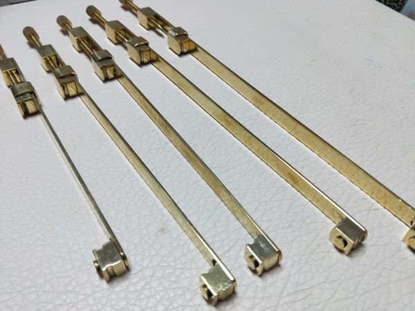5 шт. латунь скрипка назад зажим luthier инструменты для скрипки 1 компл. скрипка создание инструмента
5 шт. латунь скрипка назад зажим luthier инструменты для скрипки 1 компл. скрипка создание инструмента