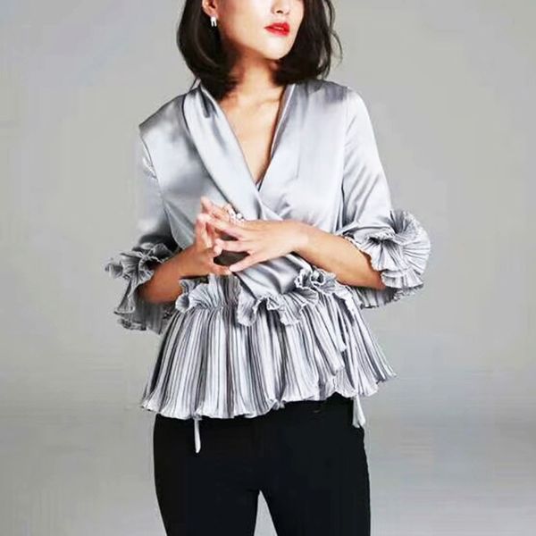 2018 new spring summer women elegant ladies ruffles splicing blouse wrap v neck lace up bow tie folding female shirt, White
2018 new spring summer women elegant ladies ruffles splicing blouse wrap v neck lace up bow tie folding female shirt, White