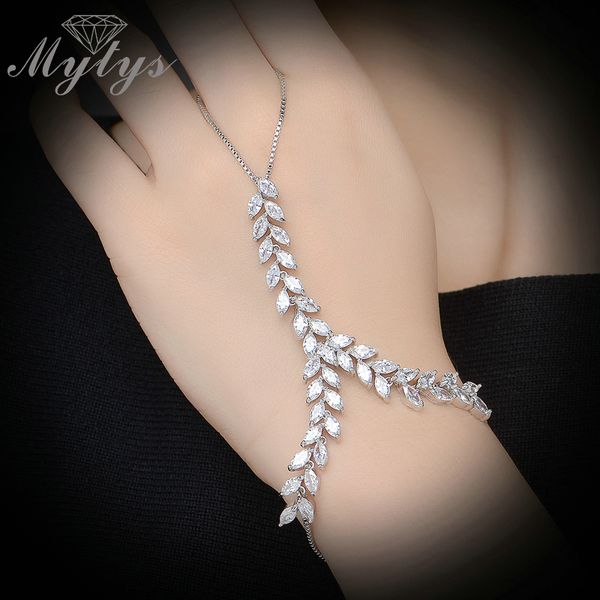 mytys fashion trendy slave bracelet ring hand palm bracelet connected finger ring zircon vine leaf chain with r979, Silver
mytys fashion trendy slave bracelet ring hand palm bracelet connected finger ring zircon vine leaf chain with r979, Silver