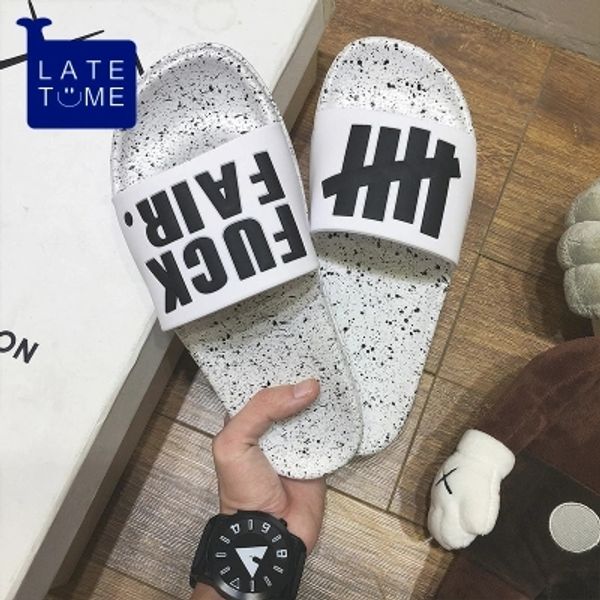 Summer flip-flops man popular logo100 fashion a flip-flop in the home indoor bath bathroom to avoid slipping out of the shower.
Summer flip-flops man popular logo100 fashion a flip-flop in the home indoor bath bathroom to avoid slipping out of the shower.