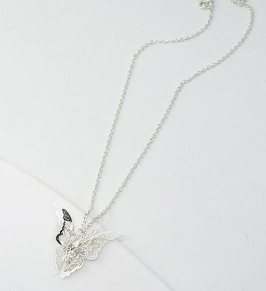 new style silver-plated hollowed-out pointed butterfly necklace with a chain set with diamond flying wings fashionable classic exquisite
new style silver-plated hollowed-out pointed butterfly necklace with a chain set with diamond flying wings fashionable classic exquisite