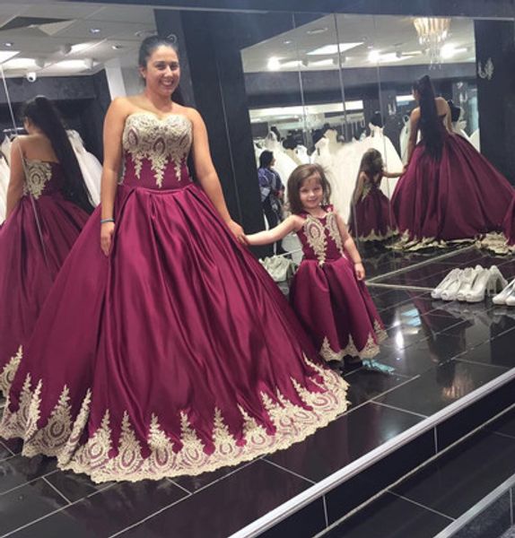 2019 plus size wedding dresses gold applique strapless lace-up open back bridal dress party wedding gowns custom made high quality, White
2019 plus size wedding dresses gold applique strapless lace-up open back bridal dress party wedding gowns custom made high quality, White