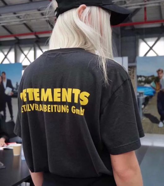 18ss VETEMENTS fluorescent yellow letter logo tee the female couple high quality comfortable black T-shirt HFWPTX154
18ss VETEMENTS fluorescent yellow letter logo tee the female couple high quality comfortable black T-shirt HFWPTX154