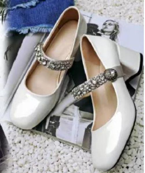 send 2018 spring and autumn new style water drill coarse heel middle heel round head women's shoes, Black
send 2018 spring and autumn new style water drill coarse heel middle heel round head women's shoes, Black