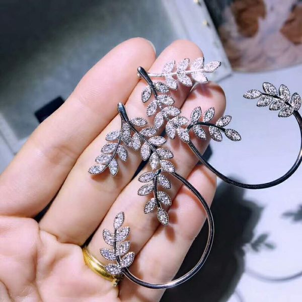 Large Big Leaft Curve Pendant Cute Lovely Cool Earring Shinning Cubic Stone Young Lady Needle Silver
Large Big Leaft Curve Pendant Cute Lovely Cool Earring Shinning Cubic Stone Young Lady Needle Silver