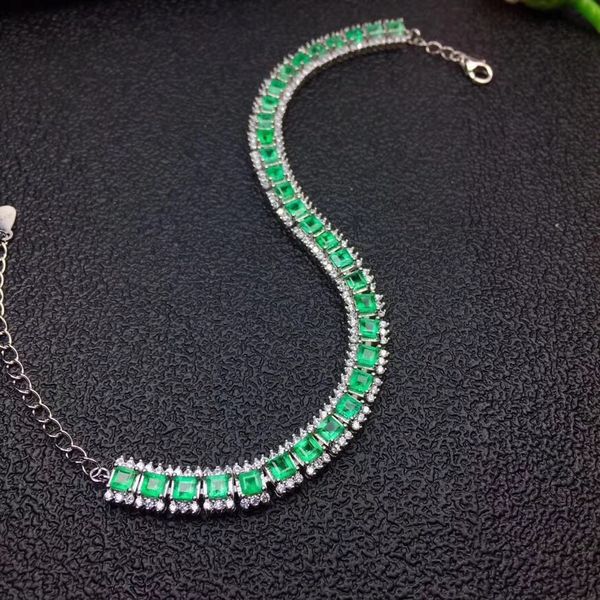 the latest designer has led the global jewelry trend. natural emerald bracelet is 925 silver in atmosphere
the latest designer has led the global jewelry trend. natural emerald bracelet is 925 silver in atmosphere