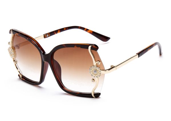 new big frame metal inserts diamond sunglasses fashionable hollow camellia glasses, White;black
new big frame metal inserts diamond sunglasses fashionable hollow camellia glasses, White;black