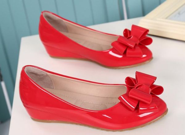 send 2018 autumn new style middle heel slope heel shallow mouth women's shoes, Black
send 2018 autumn new style middle heel slope heel shallow mouth women's shoes, Black
