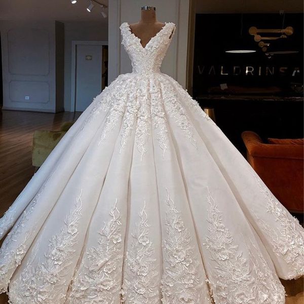 fabulous dubai princess wedding dress bodice lace-up ball gown bridal dress fascinating v-neck petals applique wedding gowns, White
fabulous dubai princess wedding dress bodice lace-up ball gown bridal dress fascinating v-neck petals applique wedding gowns, White