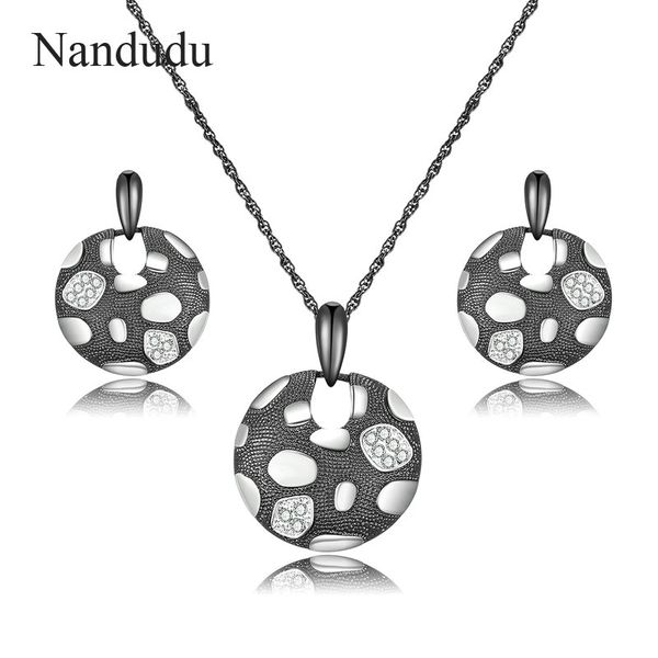 nandudu new arrival 3 color round pendant necklace drop earrings jewelry sets for women metal drops pattern fashion jewelry, Silver
nandudu new arrival 3 color round pendant necklace drop earrings jewelry sets for women metal drops pattern fashion jewelry, Silver